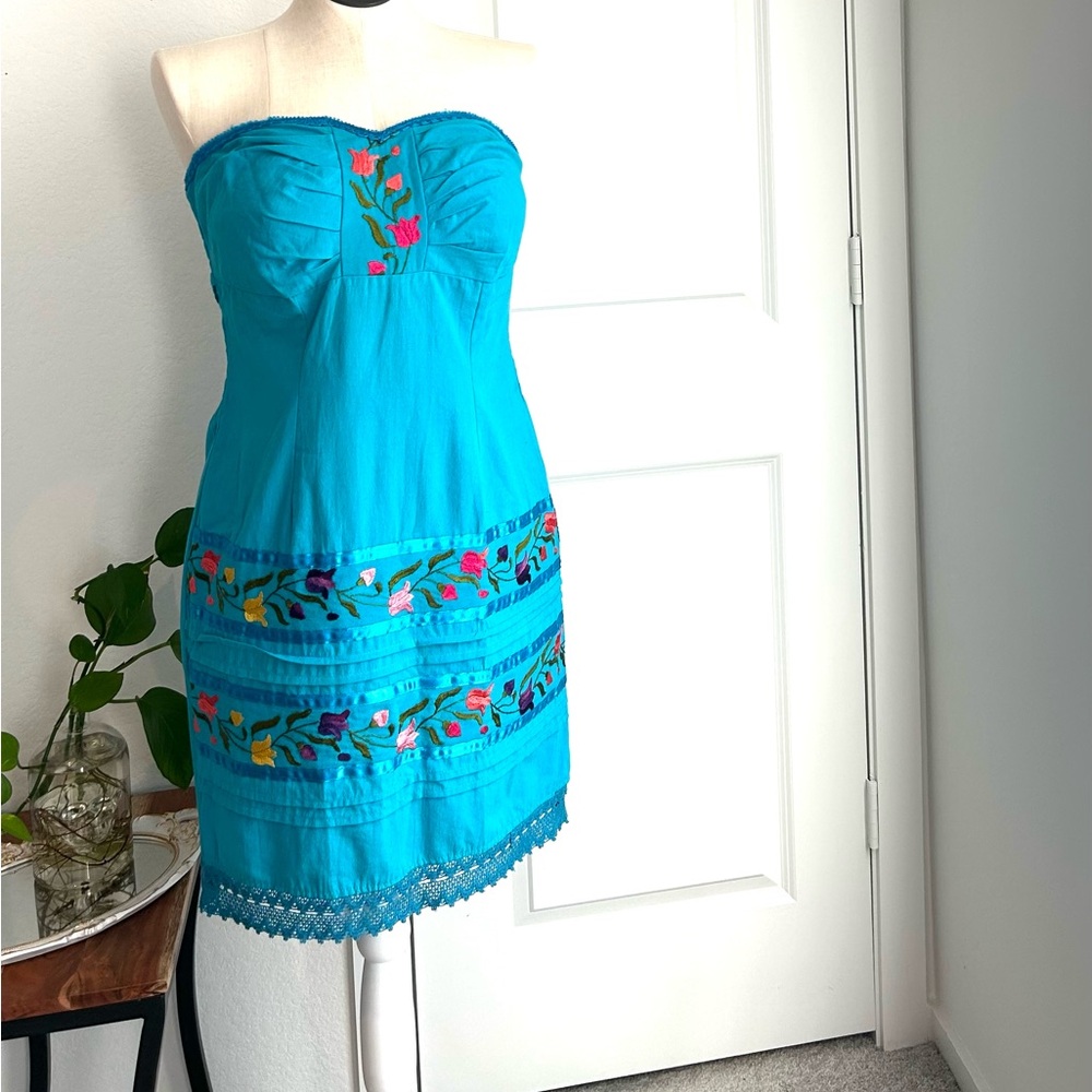 Source Unknown Vibrant Strapless Dress